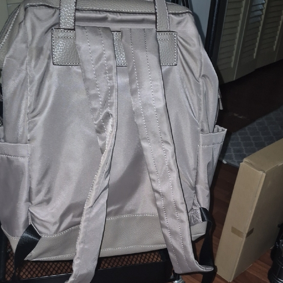 Gray Modern Backpack with Structured Design - Picture 4 of 4